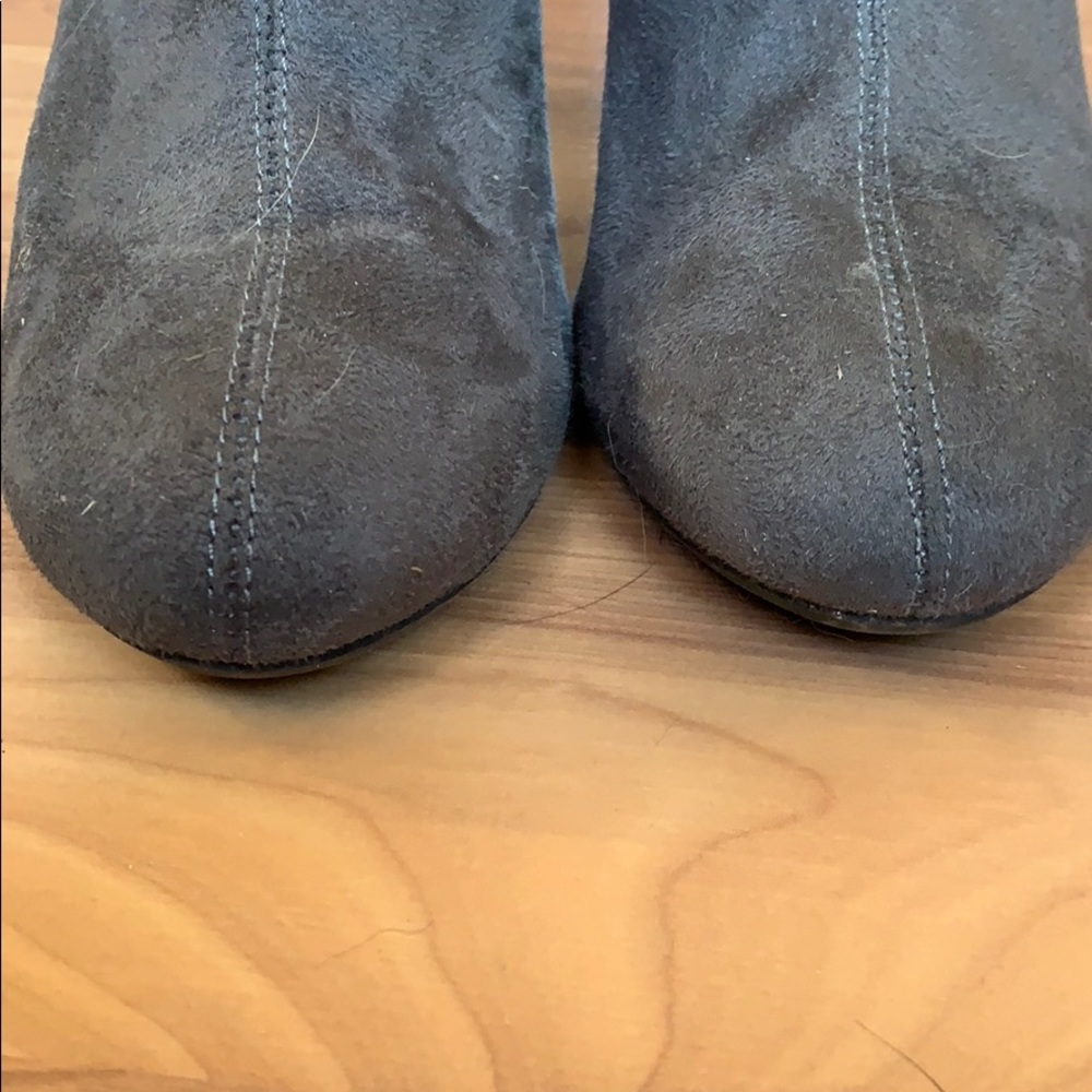 Simple Grey Bootie - Picture 5 of 8